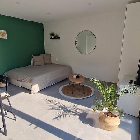 Le Patio : Studio Avec Exterieur Saint-Barthelemy-d'Anjou Zewnętrze zdjęcie